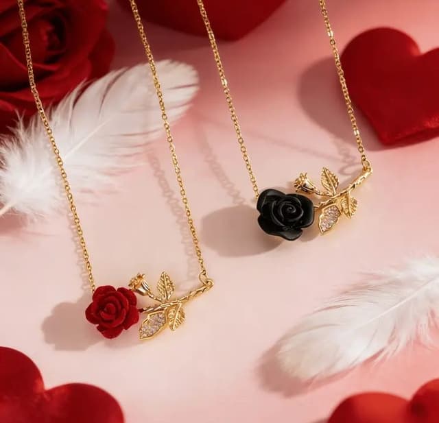 Floral pendant necklace